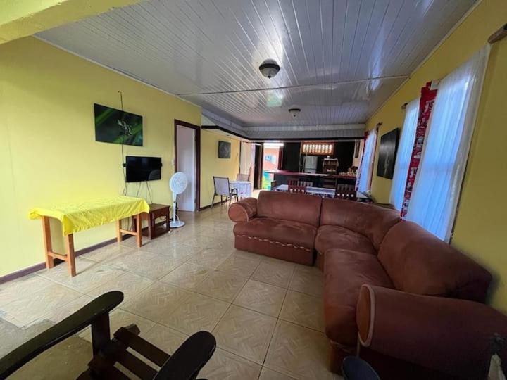 Casa Artavia Villa Tortuguero Exteriör bild